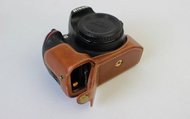 กระเป๋ากล้องวิดีโอหนังแท้แบบใหม่สำหรับ-nikon-d3200-d3100เคสครึ่งตัวหนังแท้ผ้าคลุมรถสีกาแฟสีน้ำตาลดำ