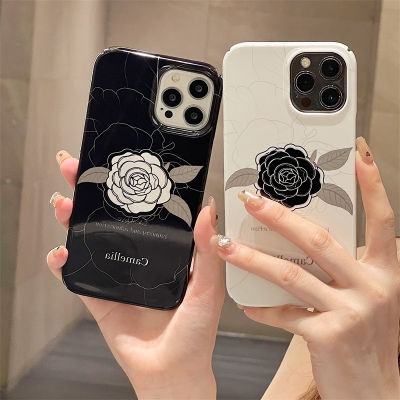 ins โทรศัพท์กุหลาบฝรั่งเศสสำหรับ iPhone13promax Korean Edition โทรศัพท์แฟชั่นเปลือกแข็งสำหรับ iPhone12 White Flower Filling Phone Case สำหรับ iPhone11 Retro Black Flower Phone Case สำหรับ iPhone14pro