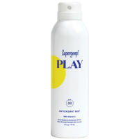 SUPERGOOP PLAY Antioxidant Mist With Vitamin C Broad Spectrum Sunscreen SPF 50 สเปรย์กันแดด SPF 50 สูตรกันน้ำ 177ml.