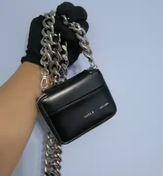 Kara Thick Chain Boxy Leather Crossbody Bag In Black