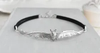 【CW】 Fashion Goth Large Flying Bat Collars Spooky Men  39;s and Women  39;s Short Necklace