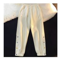 [Ready Stock] Sports pants with elastic waist, super cute white elastic back ‍ [Swipe To See Real Photo]