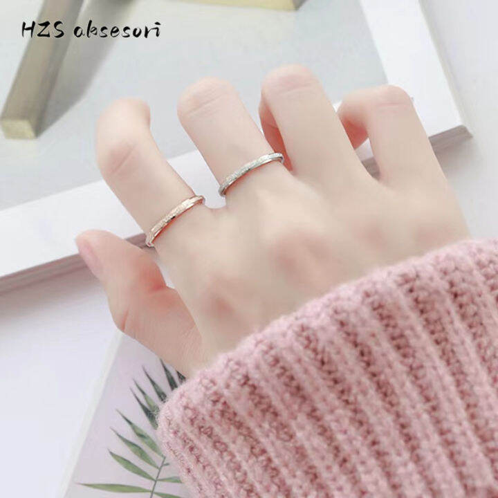 hzs-k-gold-แหวนสแตนเลสทรงกลมสำหรับผู้หญิง-fashion-simple-frosted-ring-2mm