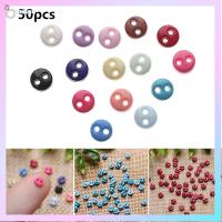 LAIHOU 50pcs 4mm ตุ๊กตาจิ๋ว เครื่องประดับ หัวเข็มขัดพลาสติก ปุ่มมินิ หัวเข็มขัดเย็บเสื้อผ้า เสื้อผ้าตุ๊กตา DIY