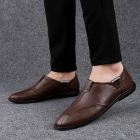 Men Fashion Genuine Leather Casual Loafers Soft Comfortable Breathable Flats Lazy Shoes Mens Lightweigh Moccasins Driving Shoes