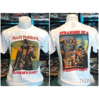 สไตล์มินิมอล IRON MAIDEN ถือเทียนขาว  เสื้อยืดผู้ชาย เสื้อสไตล์วินเทจ ไม่มีตะเข็บขา คนดัง เสื้อยืดคอกลมผ้าฝ้าย