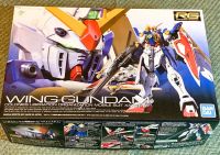 Bandai Original Model Kit RG WING GUNDAM 1/144อะนิเมะ Action Figure Assembly ของเล่นสะสมหุ่นยนต์เครื่องประดับของขวัญ Boy