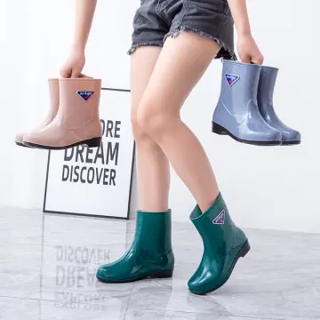 Stores that clearance carry rain boots