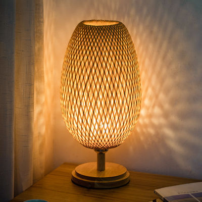 ไม้ไผ่ทอผ้าโคมไฟสร้างสรรค์แฮนด์เมดหวายห้องนอนร้านอาหารโต๊ะข้างเตียงไฟจีนพระแสงตารางย้อนยุค *