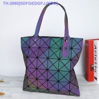 （READY STOCK）✗☋◐ Geometric rhombus folding color-changing luminous handbag female Japanese rhombus fashion shoulder bag YZ