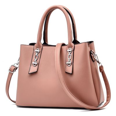 The new 2021 color female bump street fashion contracted lady hand the bill of lading shoulder inclined shoulder bag