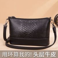 ◙ The new 2022 joker head layer cowhide female bag leather shoulder inclined fashion crocodile grain package