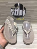 FitFlop ผู้หญิง size: 36-40 [ครีม] แฟชั่นรองเท้าแตะสุดคลาสสิก รองเท้าฟิบฟอบเพื่อสุขภาพเท้าที่ดีของคุณ