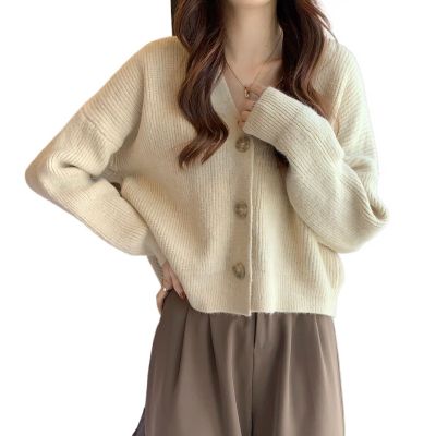เสื้อถักคอวีหลวมผู้หญิงใหม่เกาหลีแขนยาวสไตล์ฤดูใบไม้ร่วงเสื้อคาร์ดิแกนกันหนาว
