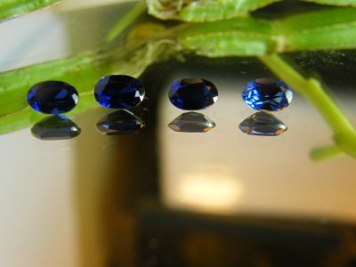 ไพลินสีน้ำเงิน รูปไข่ ของเทียม LAB MADE BLUE SAPPHIRE BRILLIANT OVAL SHAPE  ขนาด 4x3 มิล( 8x6 MM) 2 PCS เม็ด