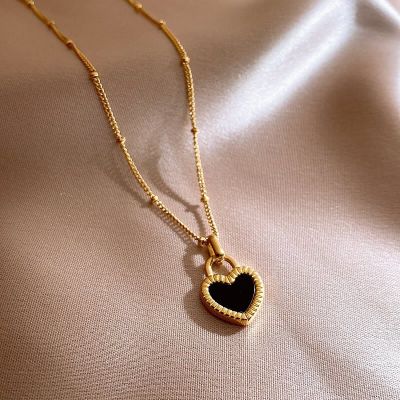 Stainless Steel Heart Black White Pendant Necklace for Women Shell Acrylic Korea Exquisite Fashion Double Side Jewelry gift Headbands
