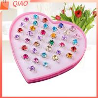 QIAO 36Pcs ปรับขนาดได้ ของเล่นแหวนเด็ก เครื่องประดับแฟชั่นเครื่องประดับ เพชรน้ำเพชร แหวนปรับได้ หวานหวานแหววว แบบสุ่มสไตล์ แหวนเพชรน้ำ ของขวัญวันเกิดของขวัญ