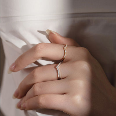 แหวนคู่รักสีทองรูปตัววีสำหรับผู้หญิง,แหวนเพชรสีทอง2022ใหม่