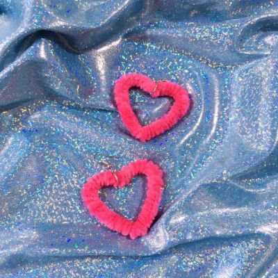 ต่างหูหมุดตุ๊กตายัดนุ่นรูปหัวใจทำจาก Y2K ของผู้หญิงต่างหูแบบหนีบฮาราจูกุสีชมพูสวยงาม