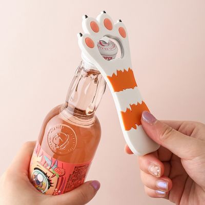 ☊☏✲ Magnetic Fridge Portable Creative Cat Paw Shaped Glass Beer Bottle Opener Kitchen Gadget Bar Refrigerator Sticker Drinkware Tool