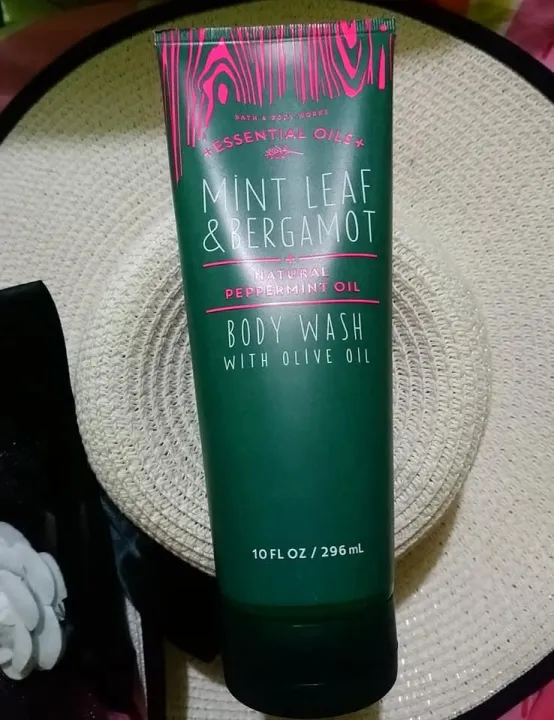 BATH AND BODY WORKS MINT LEAF AND BERGAMOT BODY WASH Lazada PH