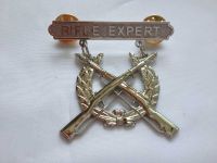 54632aj USMC US Marine Corps Rifle Qualification Expert Shooting Badge Pin - US108