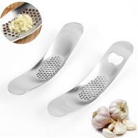 ETXStainless Steel Curved Garlic Press Mincer Manual Ginger Crusher Masher Multifunction Shredder Kitchen Fruit Vegetable Gadgets