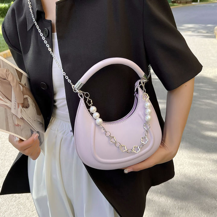 miss-lava-mall-baobao-กระเป๋าโซ่มุกแฟชั่นสำหรับผู้หญิง-2023ใหม่กระเป๋าสะพายขนาดเล็กคุณภาพสูงกระเป๋าพระจันทร์เสี้ยวแบบถือ