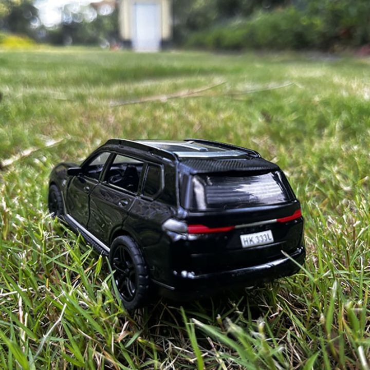 1-36-alloy-diecasts-metal-toy-car-model-x7-range-rover-toy-vehicles-miniature-car-model-with-light-toys-for-boys-christmas-gifts