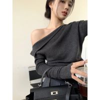 original Uniqlo NEW Pure lust style off-shoulder sweater for women in spring and autumn long-sleeved slanted shoulder design niche chic hot girl inner layering top