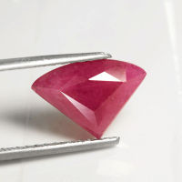 3.95 ct พลอยแดง เผาเก่า (Red Ruby) บ่อจอห์นสัน สามเหลี่ยม