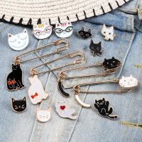 16 Style Cute Black white Cat brooches cartoon Animal brooch pins Lapel Jackets Hat Accessories Women Jewelry Gift Couple badges