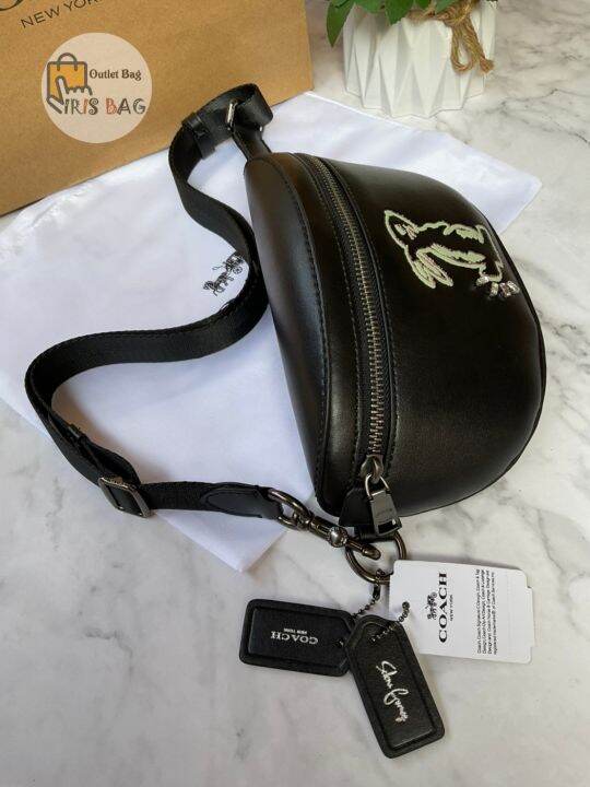 กระเป๋าสะพาย-คาดอก-คาดเอว-แท้-selena-belt-bag-with-bunny-39316-black-004