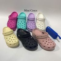 ร้องเท้าแตะแบบสวม Crocs Classic Platform Clog ใส่ได้ทั้งผู้หญิงแตะนิ่มสบายไม่เจ็บเท้าเหมาะสำหรับใส่ในทุกที่ ทุกเวลา