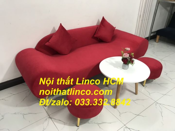 Bộ bàn ghế sofa băng văng thuyền đỏ đô là lựa chọn hoàn hảo cho những bạn yêu thích phong cách hiện đại và sang trọng. Với kiểu dáng ấn tượng và màu đỏ đô nổi bật, bộ bàn ghế này sẽ làm nổi bật không gian phòng khách của bạn.