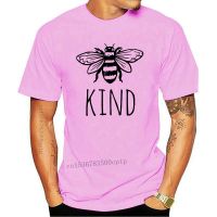 ใหม่ เสื้อยืดผ้าฝ้าย พิมพ์ลาย Bee kind be กราฟฟิคตลก สําหรับผู้ชาย และผู้หญิง ทุกเพศ K331  D2ZB