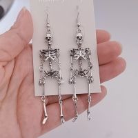 Halloween Skeleton Drop Earrings Vintage Goth Punk Large Skull Dangle Earrings for Women Fashion Trendy Hyperbolic Jewelry Gifts