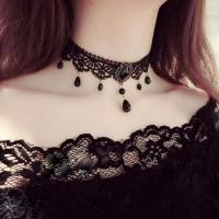 FAITOLAGI Choker ดอกไม้สีดำ Rhinestone สร้อยคอโชคเกอร์สตรี Bijoux กำมะหยี่สร้อยโชคเกอร์ Hollow Collier Femme