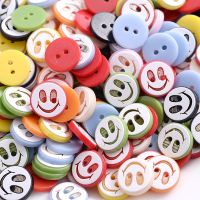 Hot 50Pcs/Pack 2 Holes 18# 11mm Resin Buttons For Baby Kids Cute Mixed Color Smiley Pattern Button For DIY Clothes Accessories Haberdashery