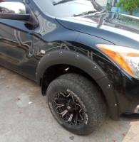 คิ้วล้อ MAZDA BT-50 PRO ปี 2012  มีน็อต 5.5นิ้ว (6ชิ้น) ***สำหรับรุ่นที่ มีไฟแก้มข้าง และ ไม่มีไฟแก้มข้าง***