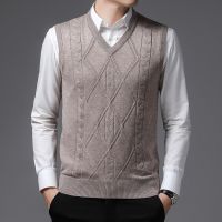 HOT11★BROWON New Argyle Sweater Vest Solid Color Cal Sleeveless Autumn Winter Clothes Fashion Short Slim Fit Sweater Men Clothes