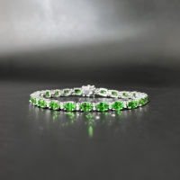 Tsavorite Diamond Bracelet สร้อยข้อมือเพชรซาโวไรท์ โกเมนแท้สีเขียวสด เนื้อสะอาดมาก ประดับเพชรแท้น้ำ95-96 ตัสเรือนเป็นทองขาว18k