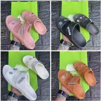 [A NEW HOT]☽❄ Crocs แฟชั่นรองเท้าแตะสอง Starp รองเท้าแตะลำลองสำหรับเดินชายหาดรองเท้าสำหรับผู้หญิง