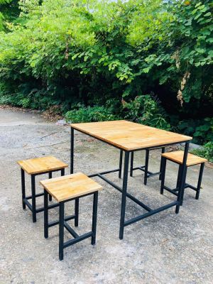 ชุดโต๊ะอาหาร พร้อมเก้าอี้ โครงเหล็กหนา ไม้ยางประสานเคลือบเงา  ย90 X ก70 X ส70 cm