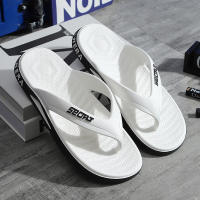 ใหม่ flip flops ที่เรียบง่ายของผู้ชายแจ๊กเก็ตลื่นรองเท้าแตะลำลองกลางแจ้งชายรองเท้าแตะแฟชั่นชายหาดและรองเท้าแตะ