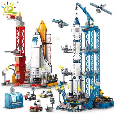 HUIQIBAO Space Aviation Manned Rocket Building Blocks With Astronaut Figure City Aerospace Model Bricks Children Toys for Kids