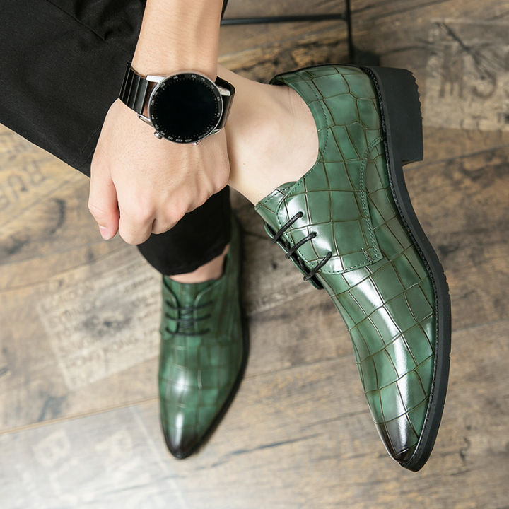 รองเท้าหนังปลายแหลมสีเขียวแบบผูกเชือกสำหรับงานเลี้ยงสีทึบรองเท้านักธุรกิจคลาสสิกงานออฟฟิศ
