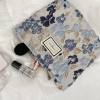 【 Cw】fashion Relief Flowers Print Cosmetic Bag Canvas Washing Bag Large Capacity Women Travel Cosmetic Pouch Make Up Storage Bags