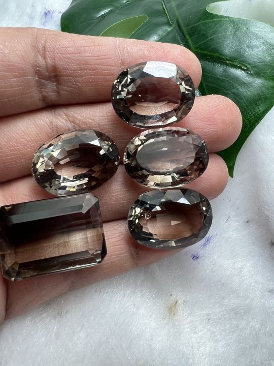 smoky-quartz-106-carats-5-pieces-สโมคกี้พลอย-ควอตซ์-smoky-15x22-15x20-มิลลิเมตร-5-เม็ด-mm-หนักรวม-106-กะรัต-รูป-oval-octagon-สำหรับตัดสำเร็จ-106-carats