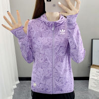 Adidaseˉ เสื้อแจ็กเก็ตป้องกันรังสียูวีของผู้หญิงแจ็คเก็ตน้ำหนักเบามีฮู้ดสำหรับกิจกรรมกลางแจ้งเสื้อคลุมกันแดดป้องกันรังสียูวีแบบแห้งเ